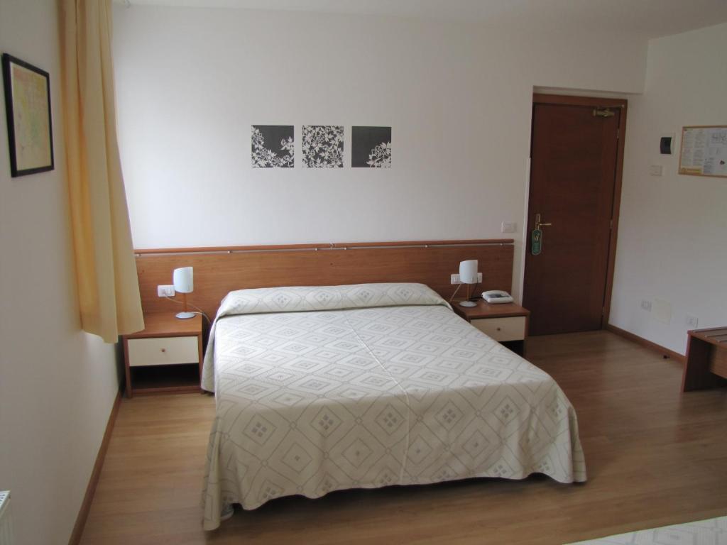 Hotel Scarano Levico Terme Pokoj fotografie
