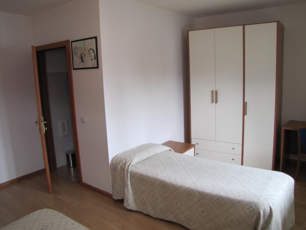 Hotel Scarano Levico Terme Pokoj fotografie